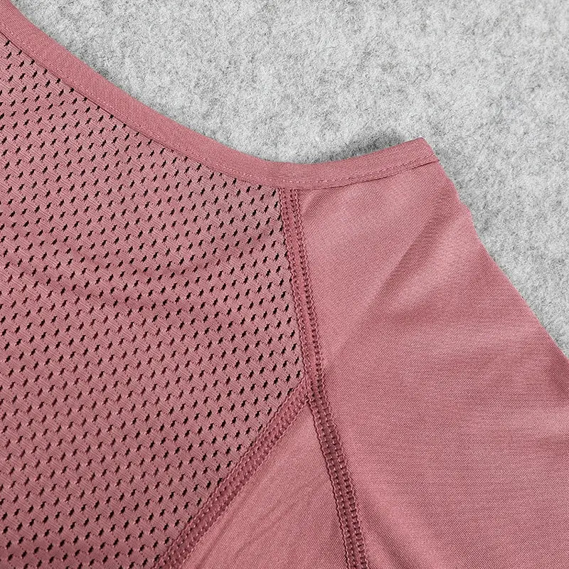 Women's Sports Long-sleeved Shirt With Breathable Fabric.