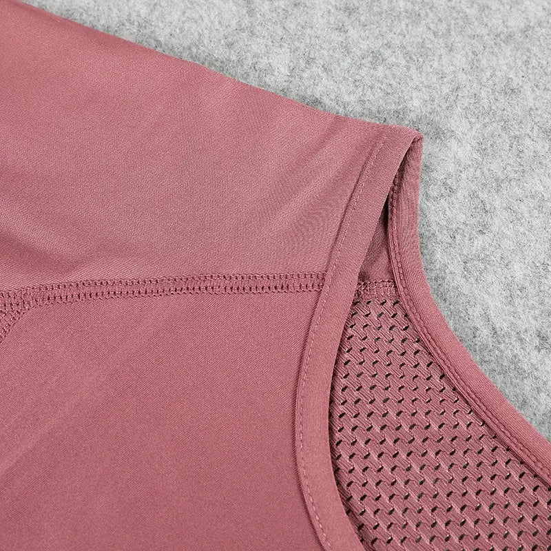 Women's Sports Long-sleeved Shirt With Breathable Fabric.